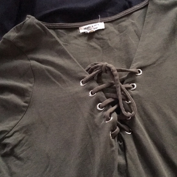 Gorgeous Olive Green Tie-Up Tee 🍃🖤 BNWOT - Picture 3 of 6